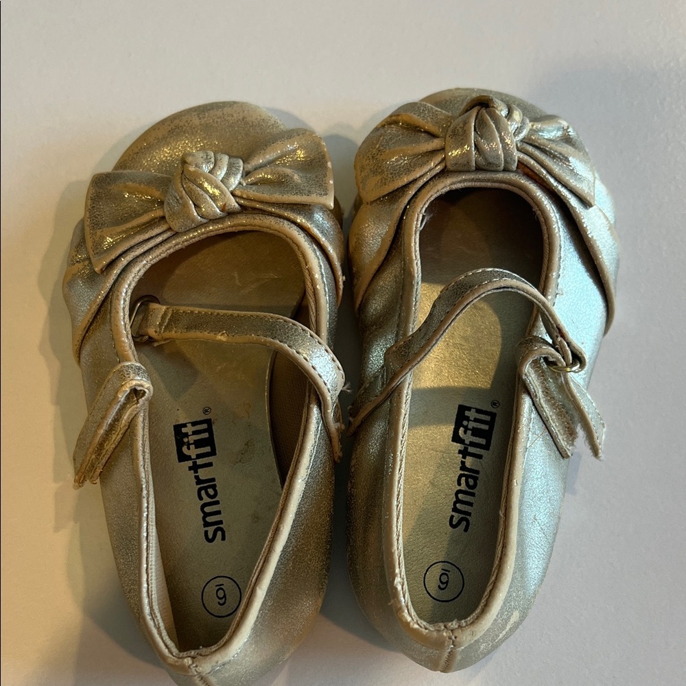 Smart fit girls shoes